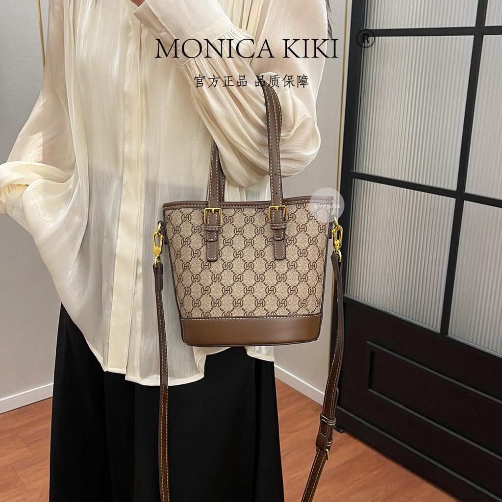 Light luxury niche bag women 2025 new super fire presbyopia commuter portable bucket bag versatile shoulder messenger bag
