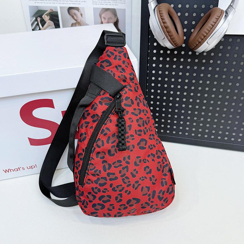 Trendy Leopard Print Large-capacity Breast Bag Niche Versatile Shoulder Bag High-end Casual Commuter Messenger Bag