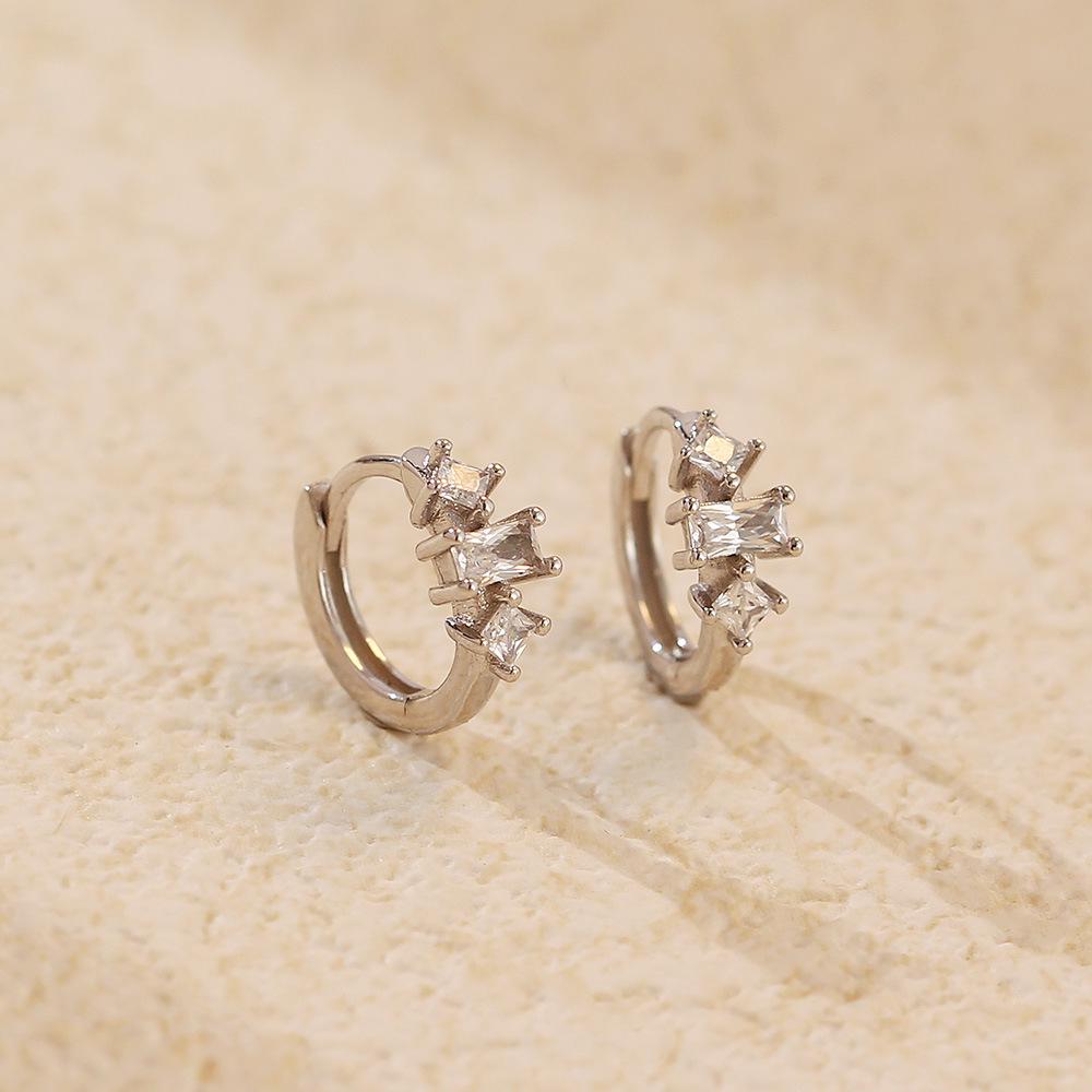 YHE0660 S925 Sterling Silver Geometric Zirconia French Light Luxury Earrings for Women with Exquisite Niche Ear Cuff 925 Silver платиновый