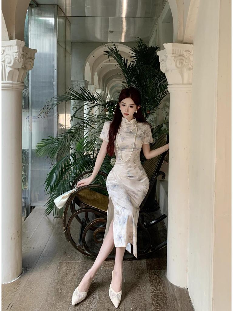 Blue Jacquard Cheongsam: Modern Chinese Cold Sense Dress