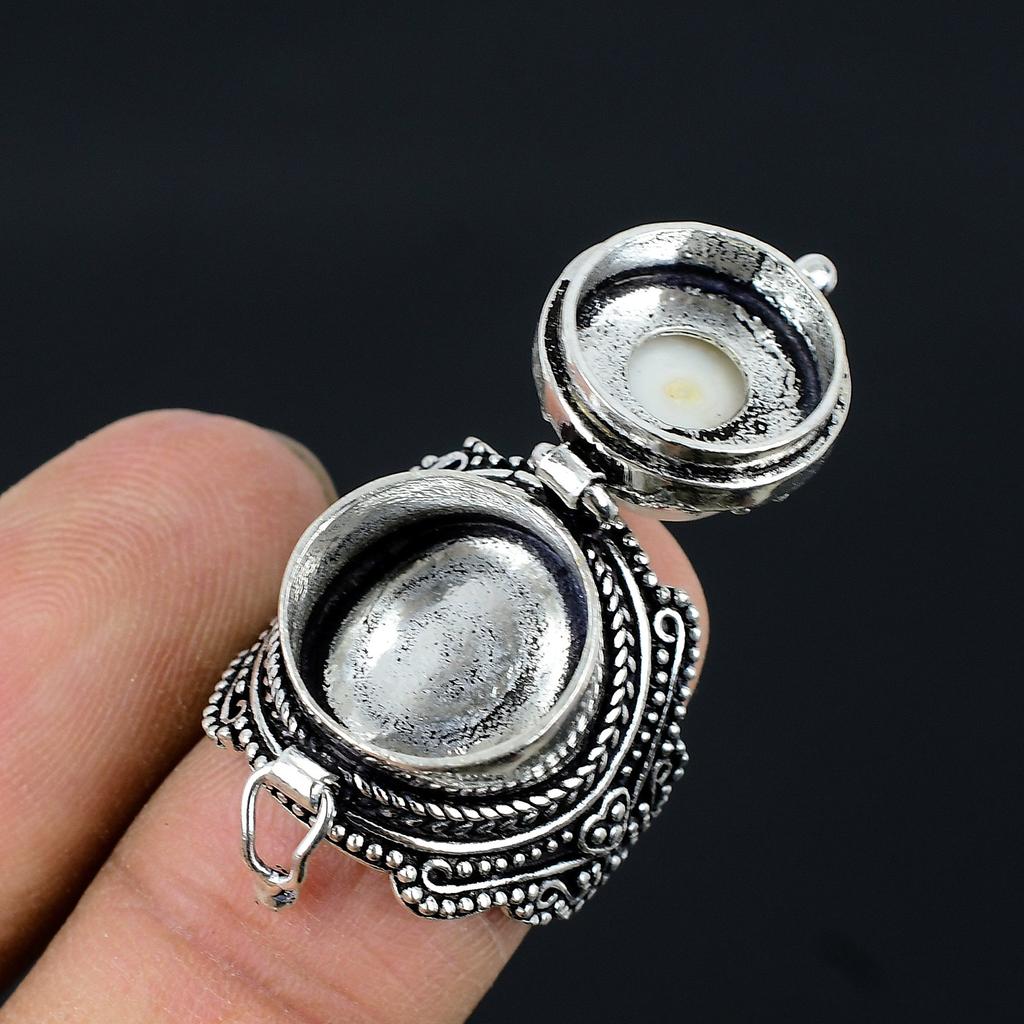 Mother Of Pearl Handmade 925 Sterling Silver Poison Ring Size 6.5 j1Y21