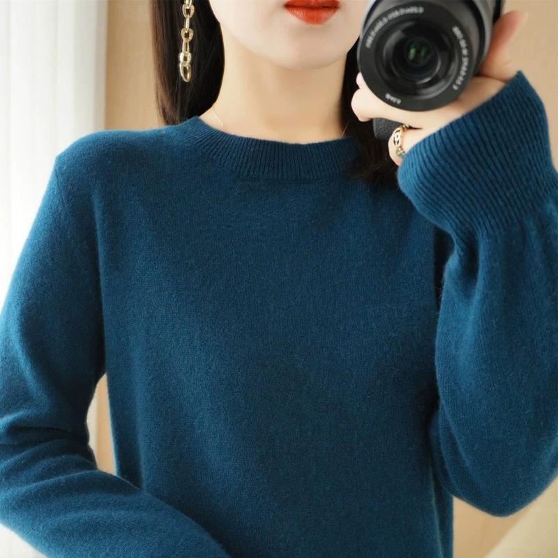 Autumn and Winter Round Neck Sweater Women's Pullover Knitted Sweater Solid Color Long Sleeved Women's Thin Short Base Shirt