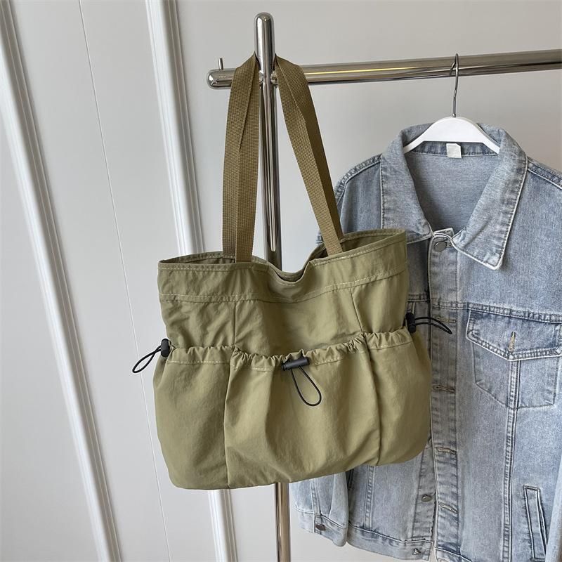 Lightweight large-capacity bag women's 2025 summer new casual shoulder bag versatile foreign-style texture commuter tote bag