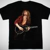 John Sykes 1959 - 2024 T-shirt Mémoire Guitariste Noir Unisexe S-5XL 1J0548 T-shirt Unisexe