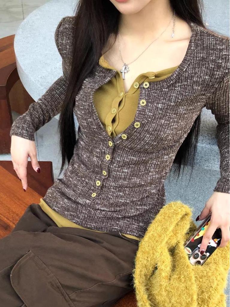 Chemise Tricot Chic Ajustée pour Femme: Col semi-ouvert, Couleurs contrastées, Design effet deux-pièces, Manches longues pour l'automne/hiver