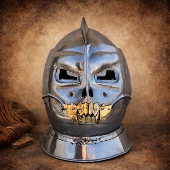 Medieval Grotesque Knight Helmet Handmade Steel Armor Helmet Dark Fantasy Warrior Mask Gothic Collectible Decor Cosplay Prop