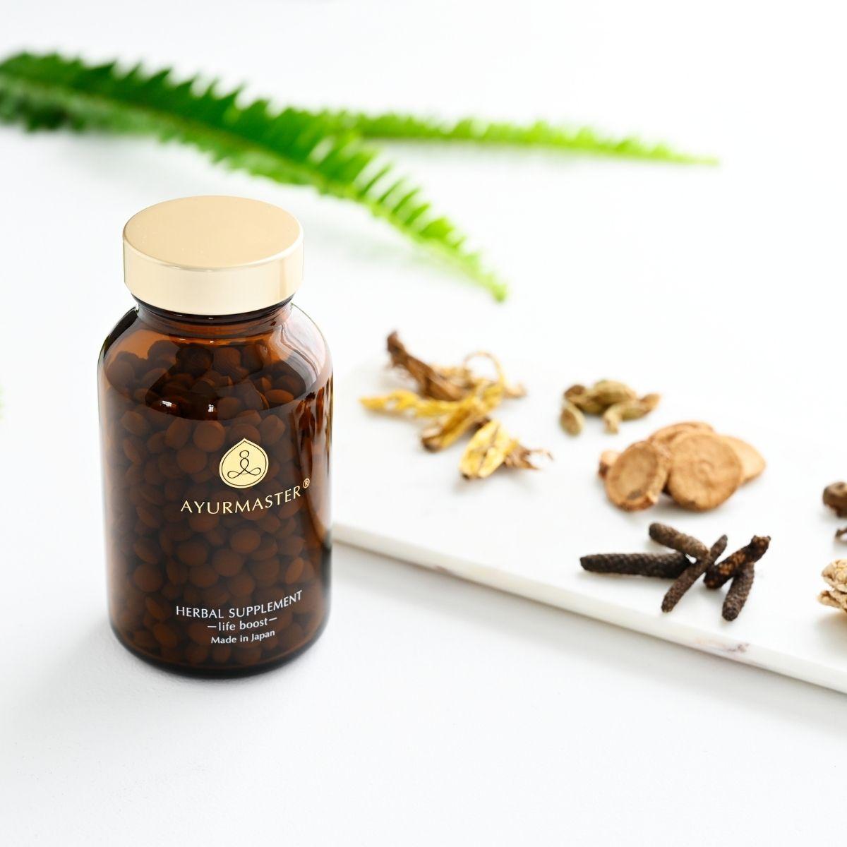 

Age-Defying Daily Herbal Care – Herbal Power for Youthful Vitality & Inner Health – AYURMASTER HERBAL LIFE BOOST – 150 g (250 mg x 600 Tablets)