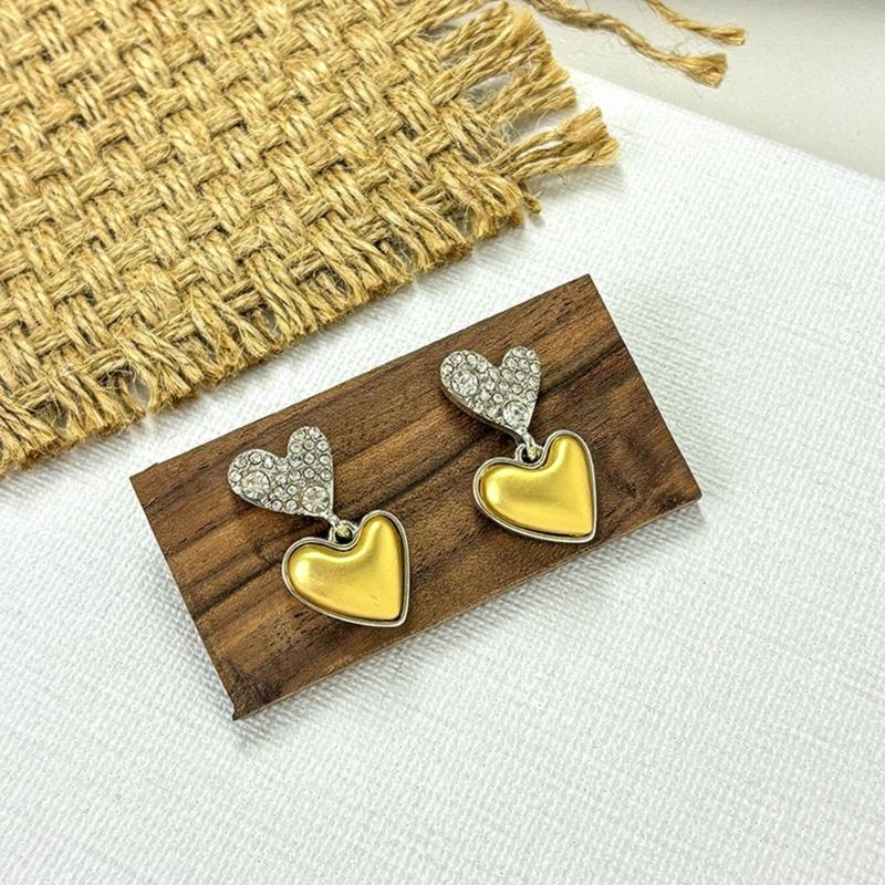 Golden Heart Earrings Ear Studs Alloy Texture Modern Ear Jewelry Fashion Ear Pins Suitable for Daily and Party Wear