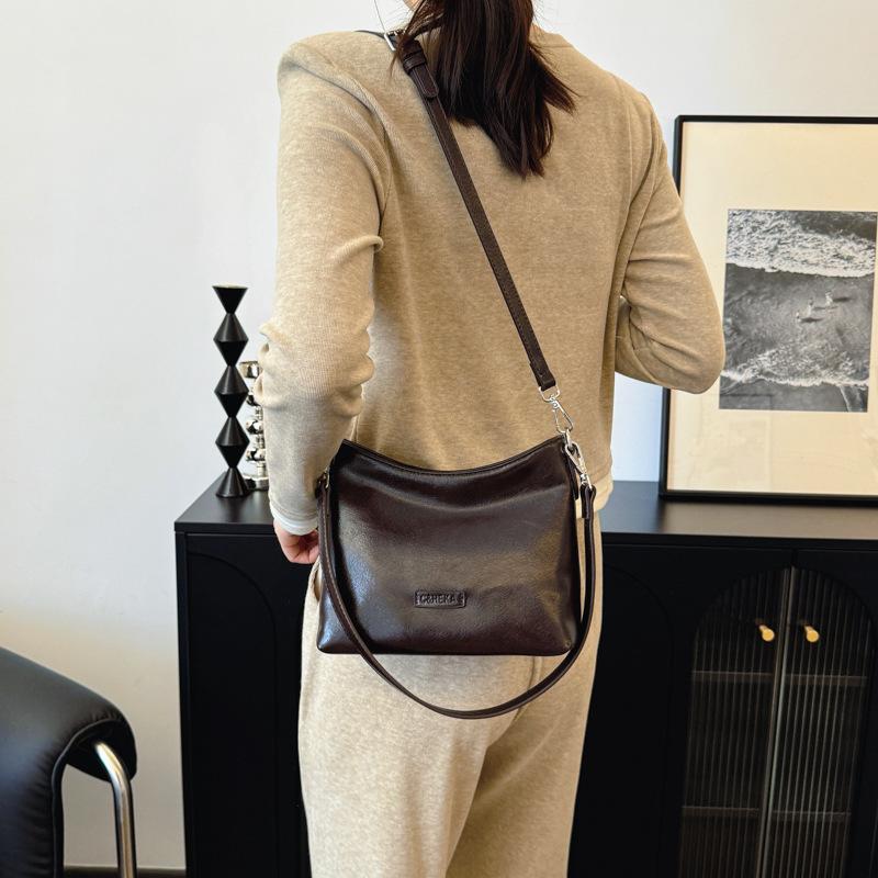 Retro Fashion Casual Tote Bag Women'S Trend Large Capacity Commuter Shoulder Bag