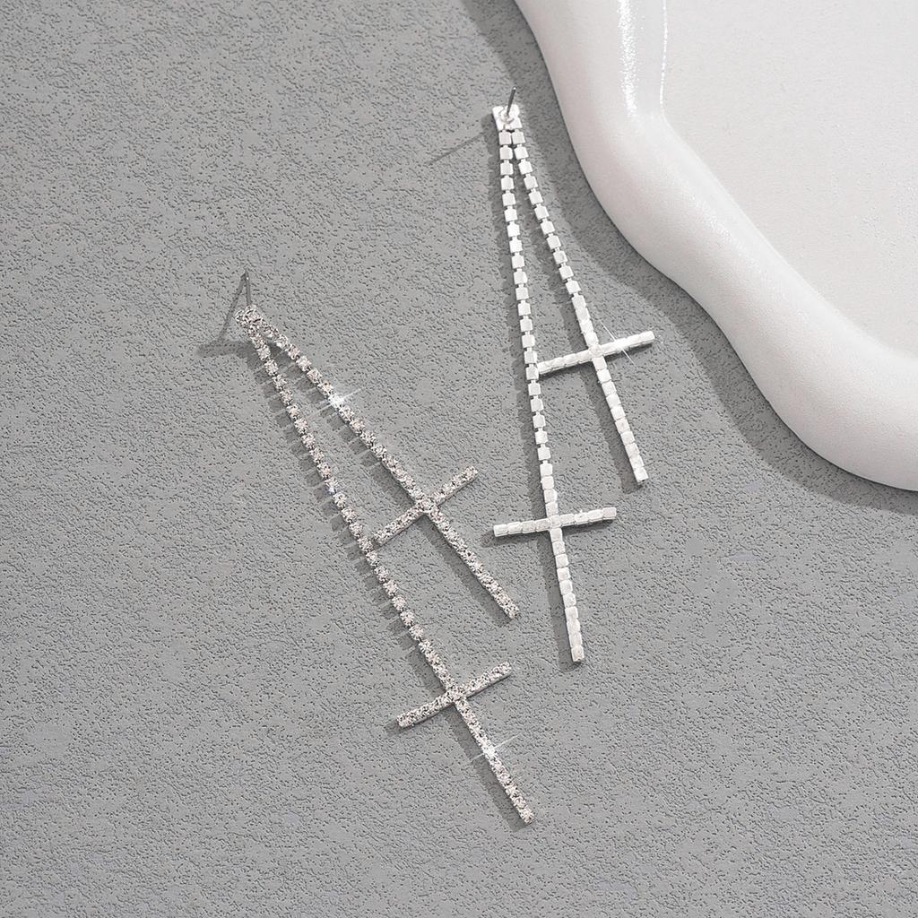 A Pair of Cross Shaped Long Tassels, New Popular Styles, New Chinese Tassel Butterfly High-end Earrings and Earrings