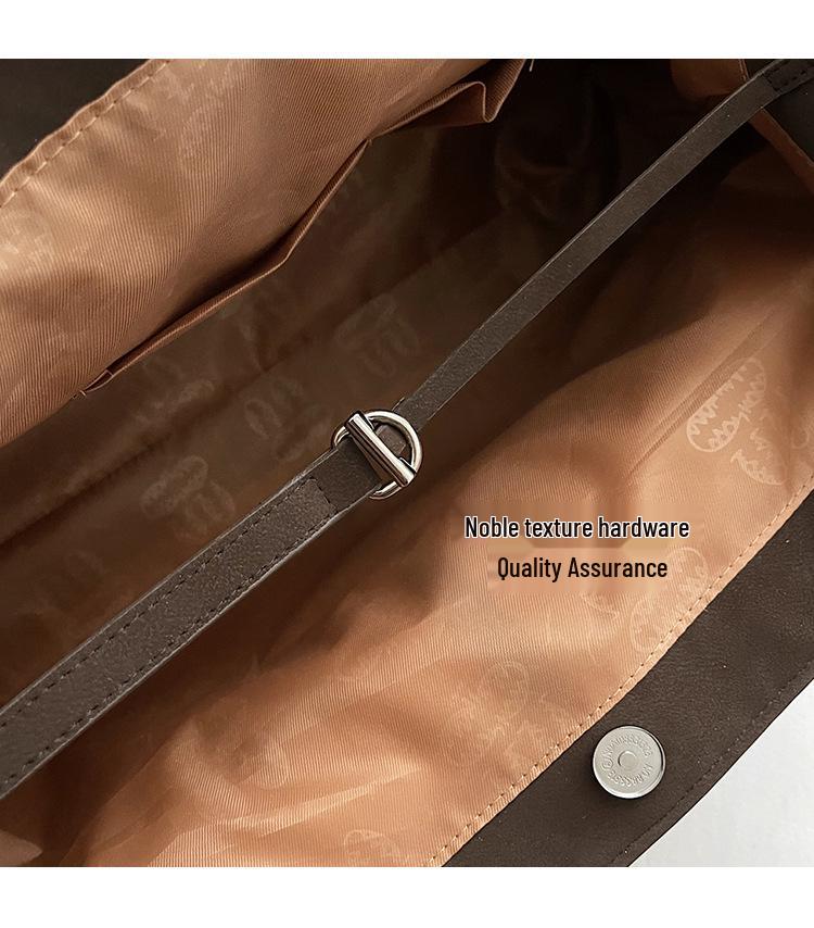 2025 Autumn/Winter Women's Retro Luxury Handbag: Versatile, Large Capacity, Textured Commuter Tote