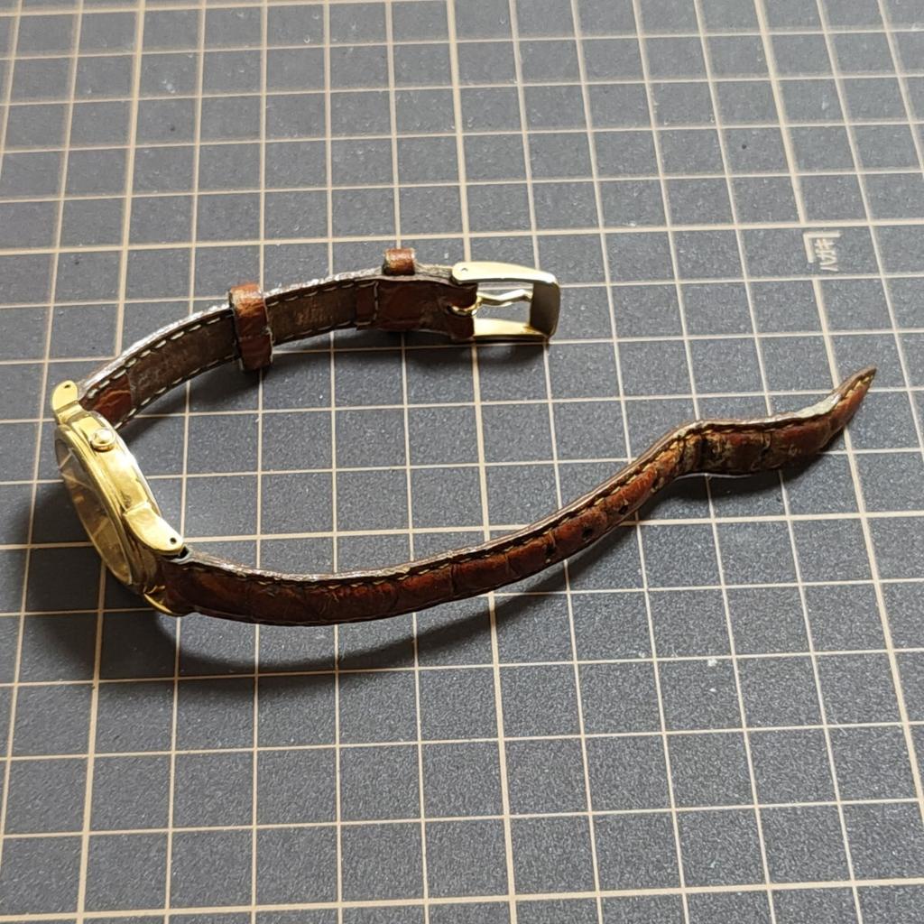 SEIKO Quartz Gold Wristwatch V701-1930 K26