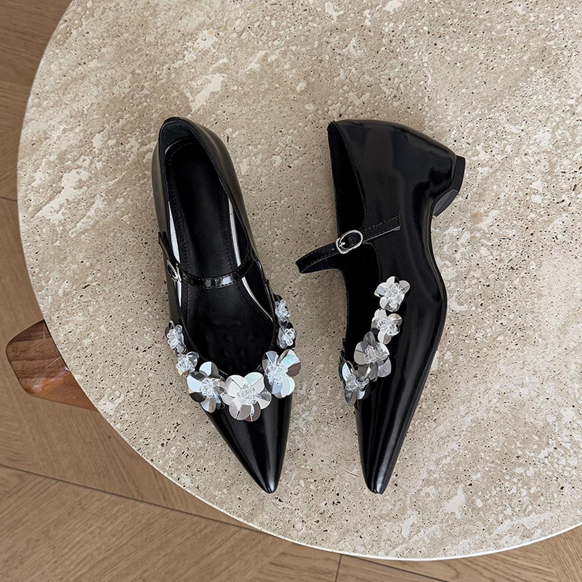

Sheepskin version~ pointed silver sequined flower Mary Jane women s shoes one-word buckle with light mouth French inner height increase single shoes 40
