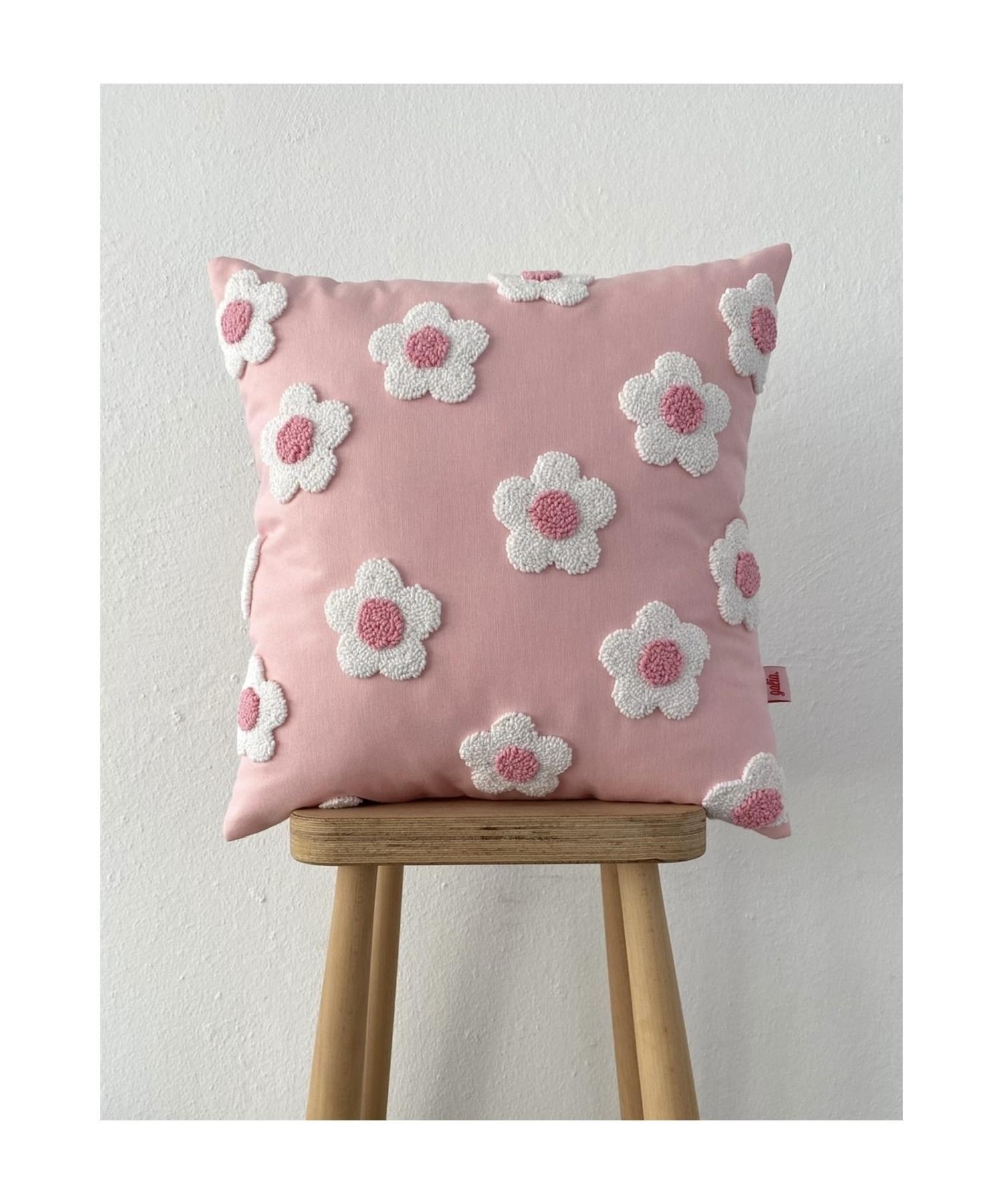 

Daisy Pink Floral Pattern Punch Cushion Pillow Cover 42*42 Cm