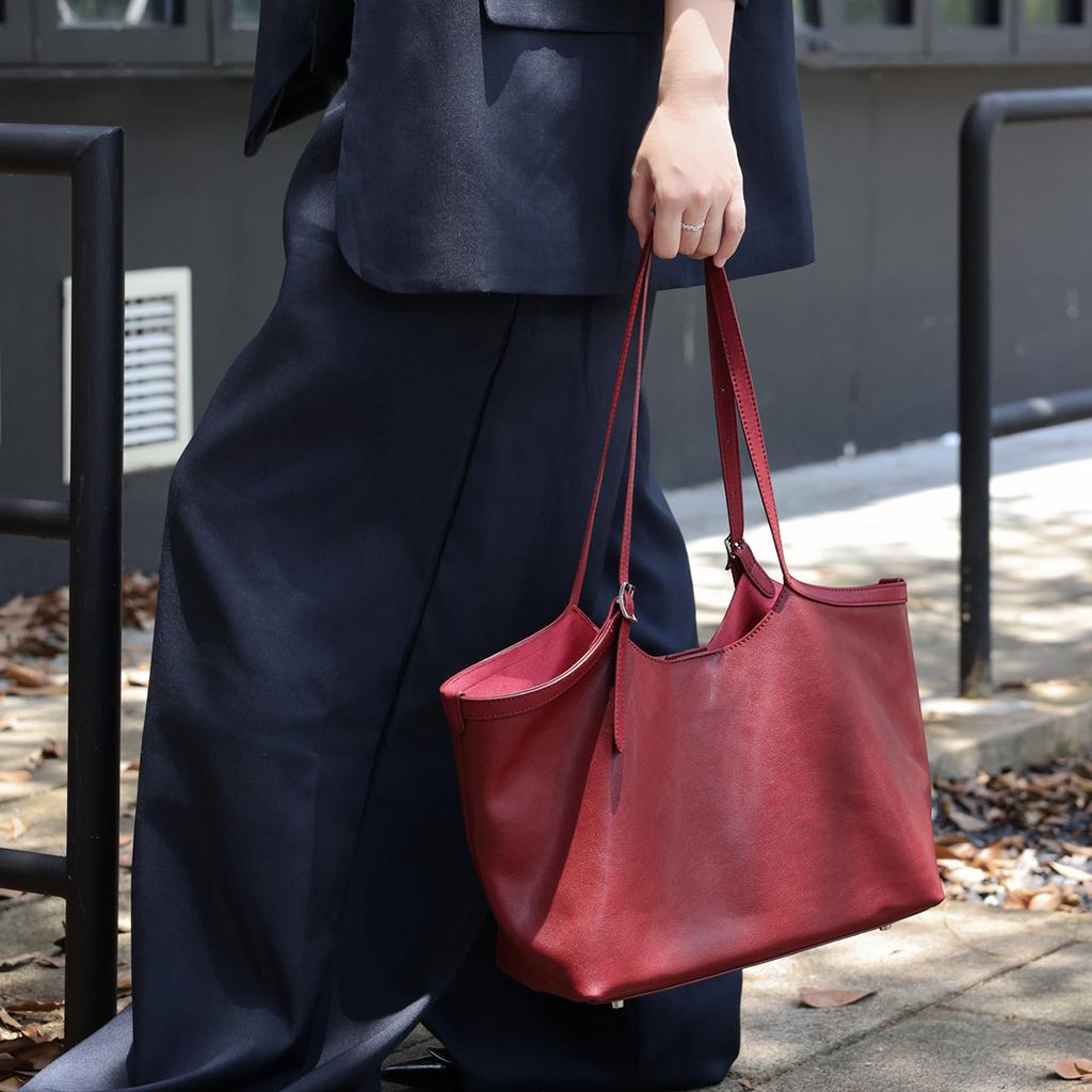 Autumn and winter new oil wax leather large-capacity tote bag, Korean high-end commuting to work single shoulder underarm women's bag