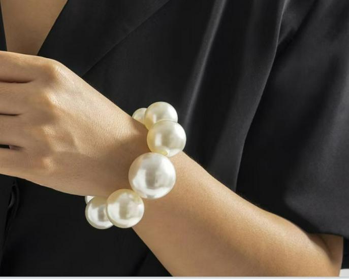 Retro Imitation Pearl Layered Necklace - European & American Style, Fashionable Exaggerated Choker, Light Luxury Design