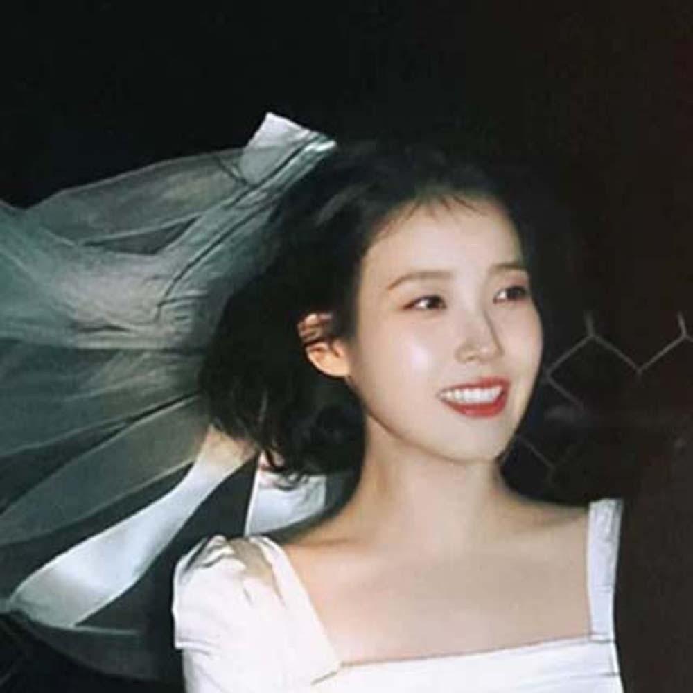 Single Layer Long Satin Bow Veil Romantic Bridal Headdress Beautiful Bride's White Headgear  Photo