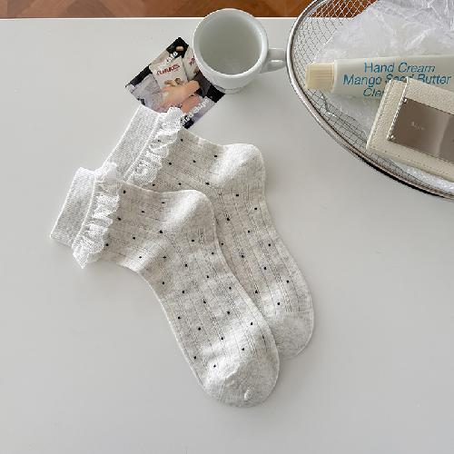 Styl Lolita japońskie Kawaii damskie skarpetki śliczne plisowane skarpetki z falbanką solidna biała czarna siatka koronkowe dziewczęce słodkie krótkie skarpetki w stylu Harajuku