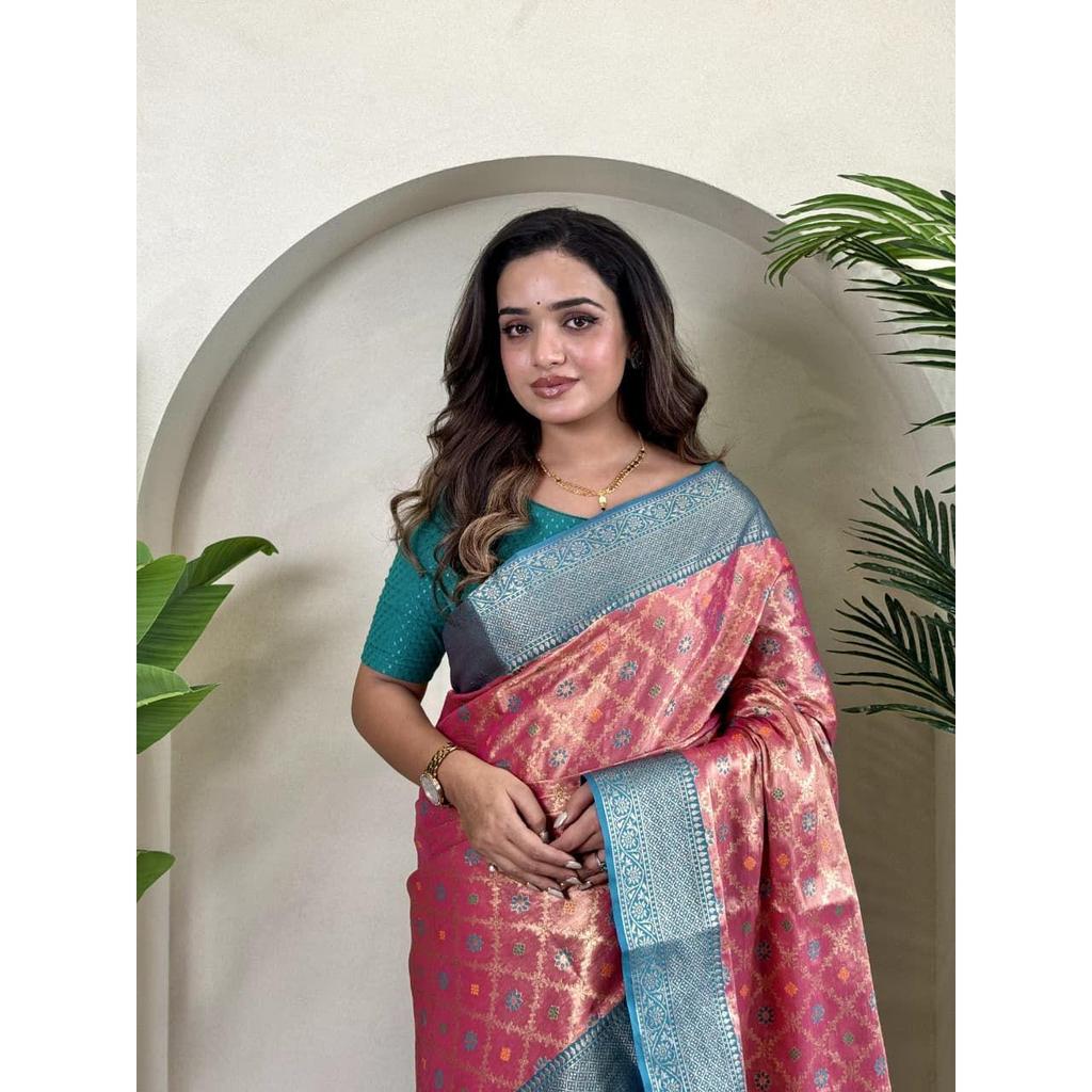 Sari din mătase pură de țesut cu zari și lucru meena cu bluză asortată și jaal elegant pe corp.