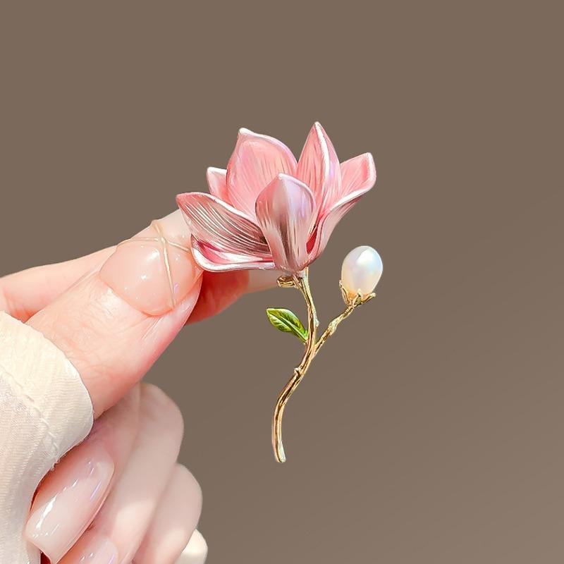 

Elegant and Delicate Magnolia Flower Brooch, High-end and Fashionable Brooch with A Sense of Sophistication