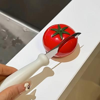 1 Stück Niedlicher Tomatenförmiger Messerschärfer mit Griff & Rutschfester Basis - Robuster Kunststoff Küchenwetzstein für Messer & Scheren