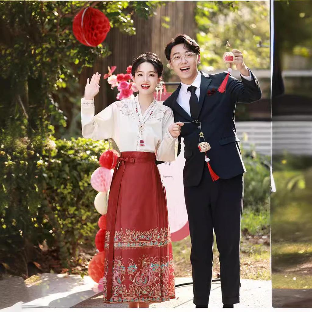 Ming Dynasty-inspired Embroidered Hanfu Skirt and Top Set