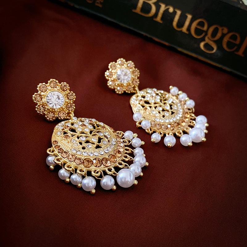 

Vintage Style Diamond-Studded Faux Pearl Silver Earrings - Elegant French Luxury