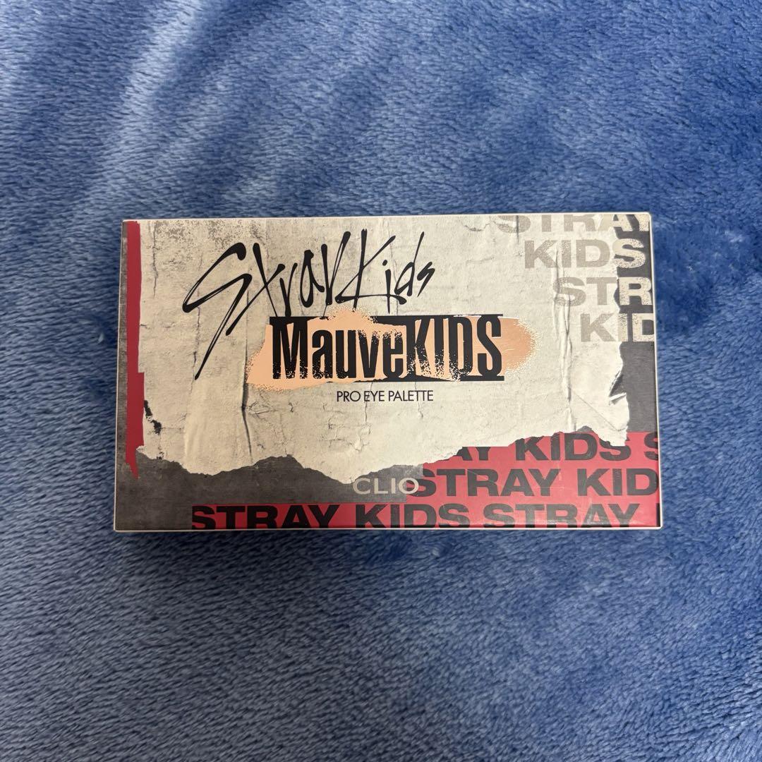 

[USED] StrayKids CLIO Eyeshadow Palette