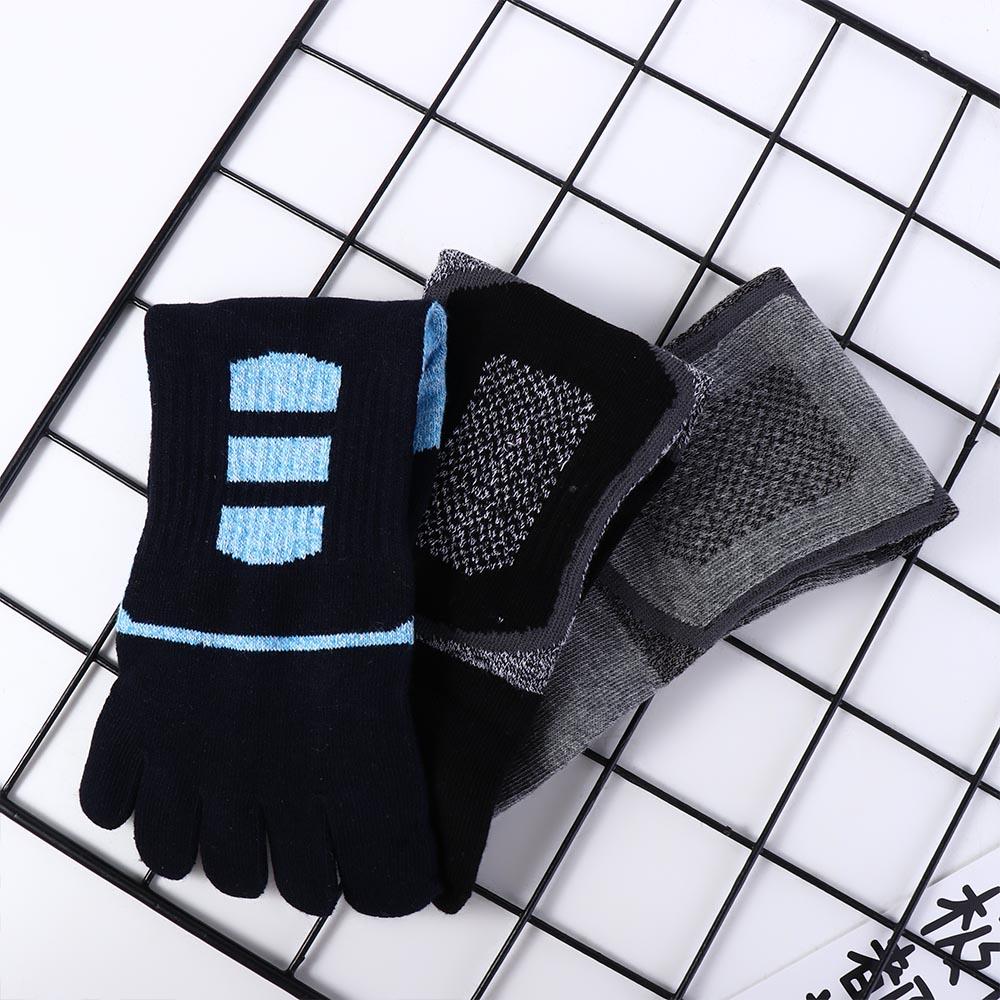 Trendy Split-toed Socks Sport Retro Thick Middle Tube Hosiery Five Finger Socks Cotton Man Socks