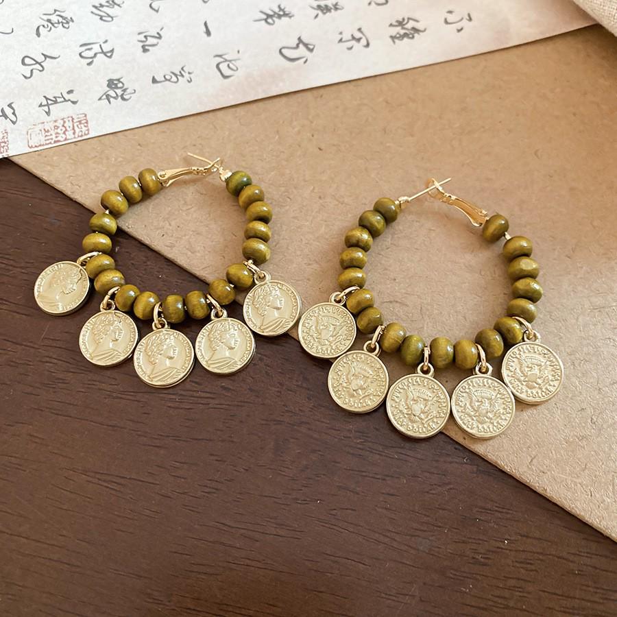 Vintage Ethnic Silver Needle Diamond Inlaid Round Flower Acrylic Resin Stud Earrings for Women