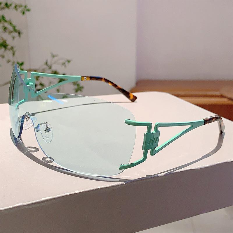 

Luxury Brand Designer Rimless One Piece Sunglasses Women For Men Popular Sun Glasses Vintage Punk Oversized Eyeglasses Uv400