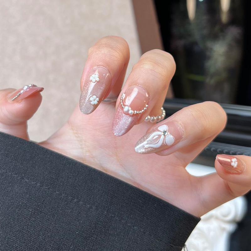 

Xiaohongshu Trendy Cat Eye Pearl Chain Nail Art: High-End Spicy Girl Wearable Nail Patches for Autumn/Winter Handmade Nails XS, 10 Pieces/Bag