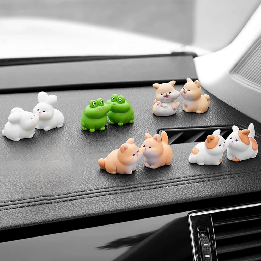 Cute Kissing Animals Car Decor Adorable Dashboard Figurine For Windshield Rearview Mirror Funny Couple Statue Car Accessories