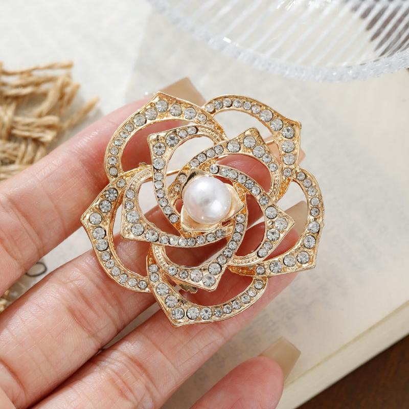 Fashion Pearl Camellia Flower Brooch For Women Girls Elegant Versatile Corsage Coat Dress Lapel Pins Clothing Accessories Gifts