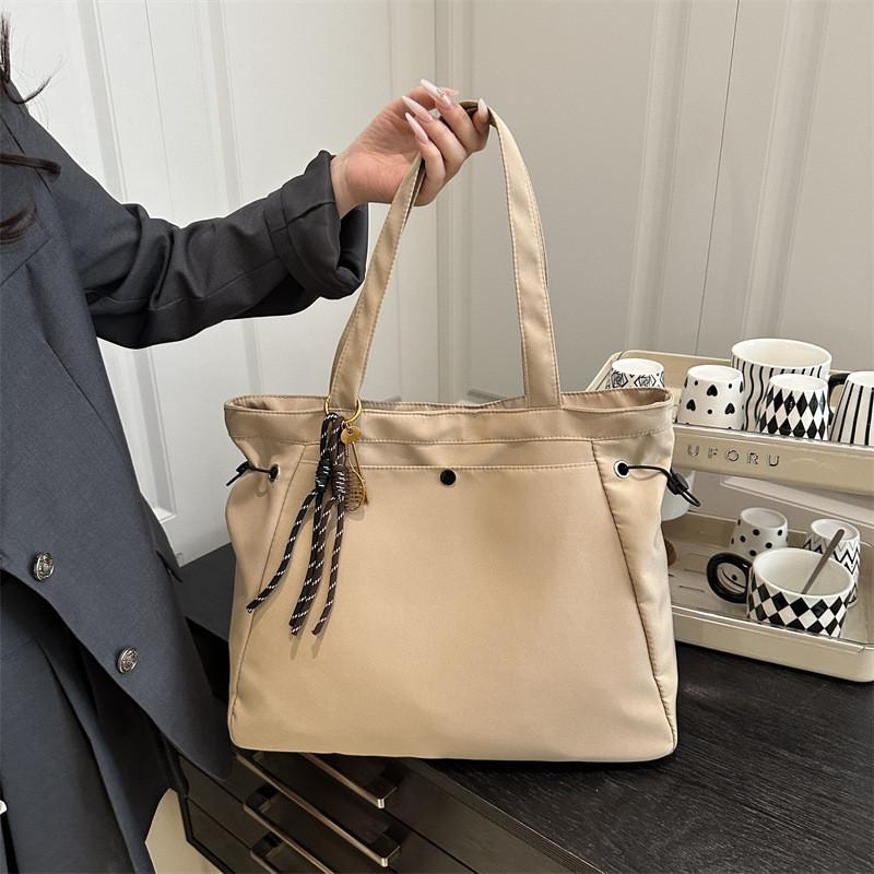 Nylon Large Tote Bag For Women Casual Street Style With Zipper Closure And Inner Phone Pocket