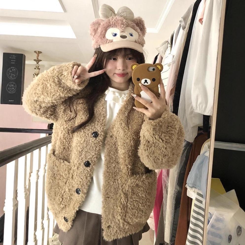 Women's Milky White Lambswool V-Neck Fur Coat - Loose Fit, Slimming Design for Winter