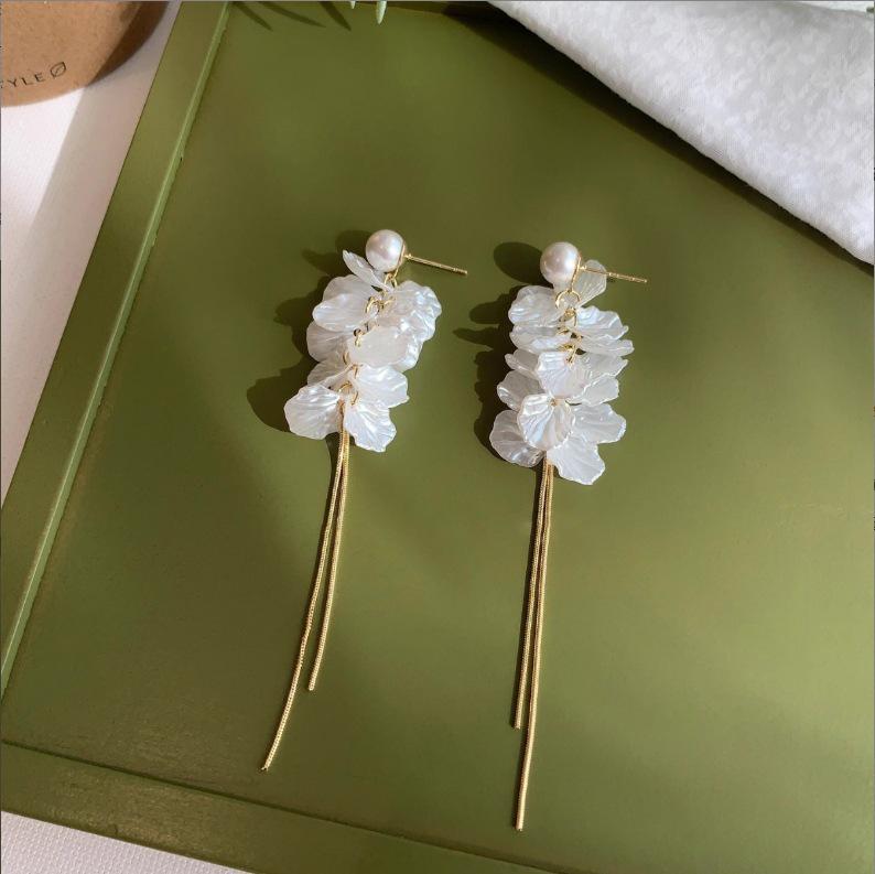 Elegant Seashell Pearl Tassel Earrings with Gentle Fairytale Design