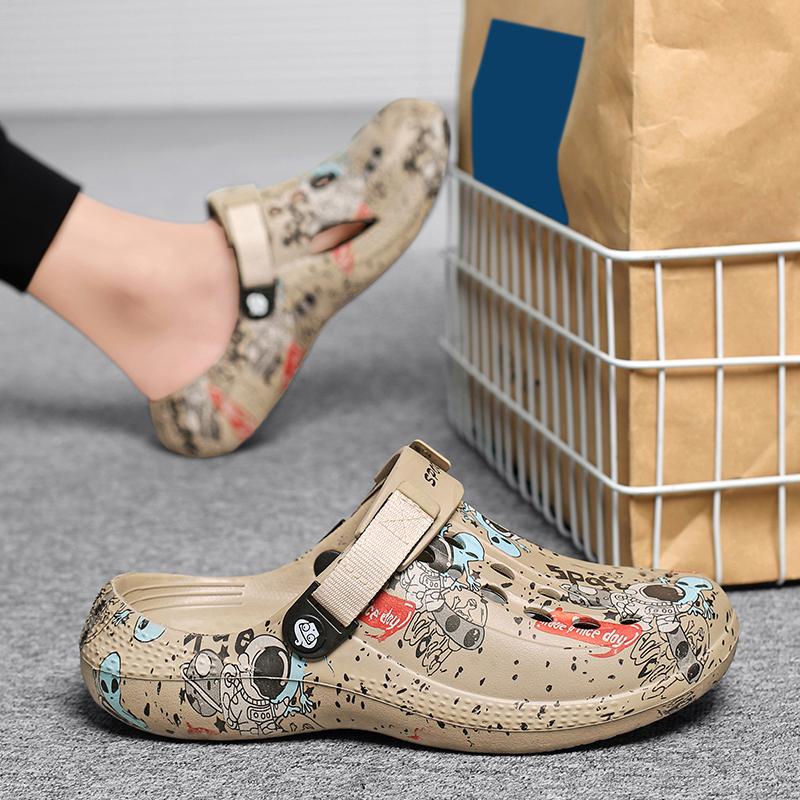 

Новые мужские сандалии с перфорацией 2025 года, нескользящие садовые туфли из ЭВА, легкие дышащие летние клоги, домашние комфортные быстросохнущие шлепанцы 46-47 хаки