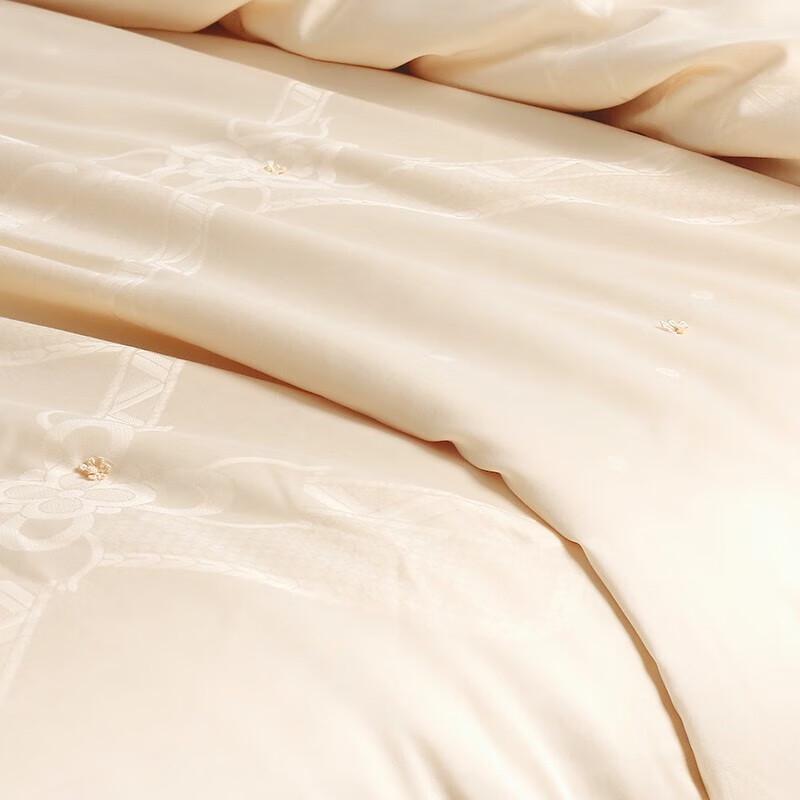 Fazeya Golden Mulberry Silk All-Season Duvet