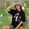 T-shirt nera vintage Amy Winehouse che beve Unisex Tutte le taglie dalla S alla 5XL