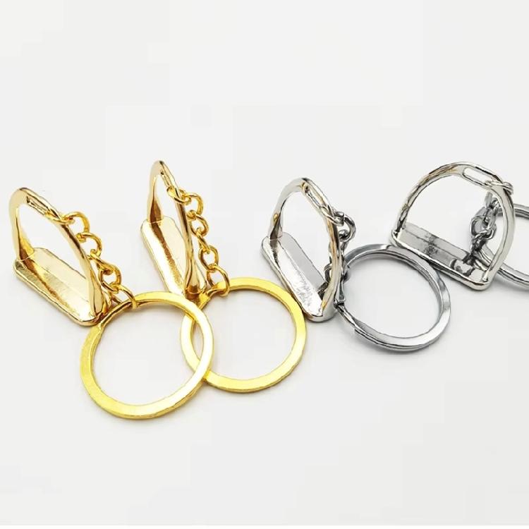 Horse Bit Keychain Stirrup Charm Snaffle Bit Keychain Key Ornament Robust Alloy Key Rings Present for Equine Fans