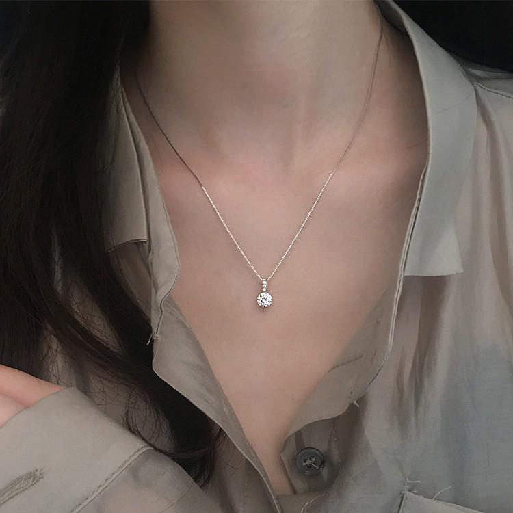 Korean Zircon Teardrop Pendant Necklace: Minimalist Fresh Style with 7mm Sparkling Diamond Design for Women