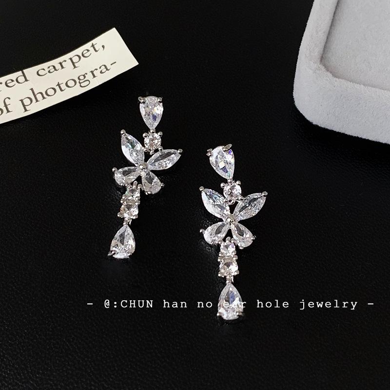 Mori sweet temperament zircon long ear clips without ear piercings, exquisite light luxury butterfly water drop earrings earrings