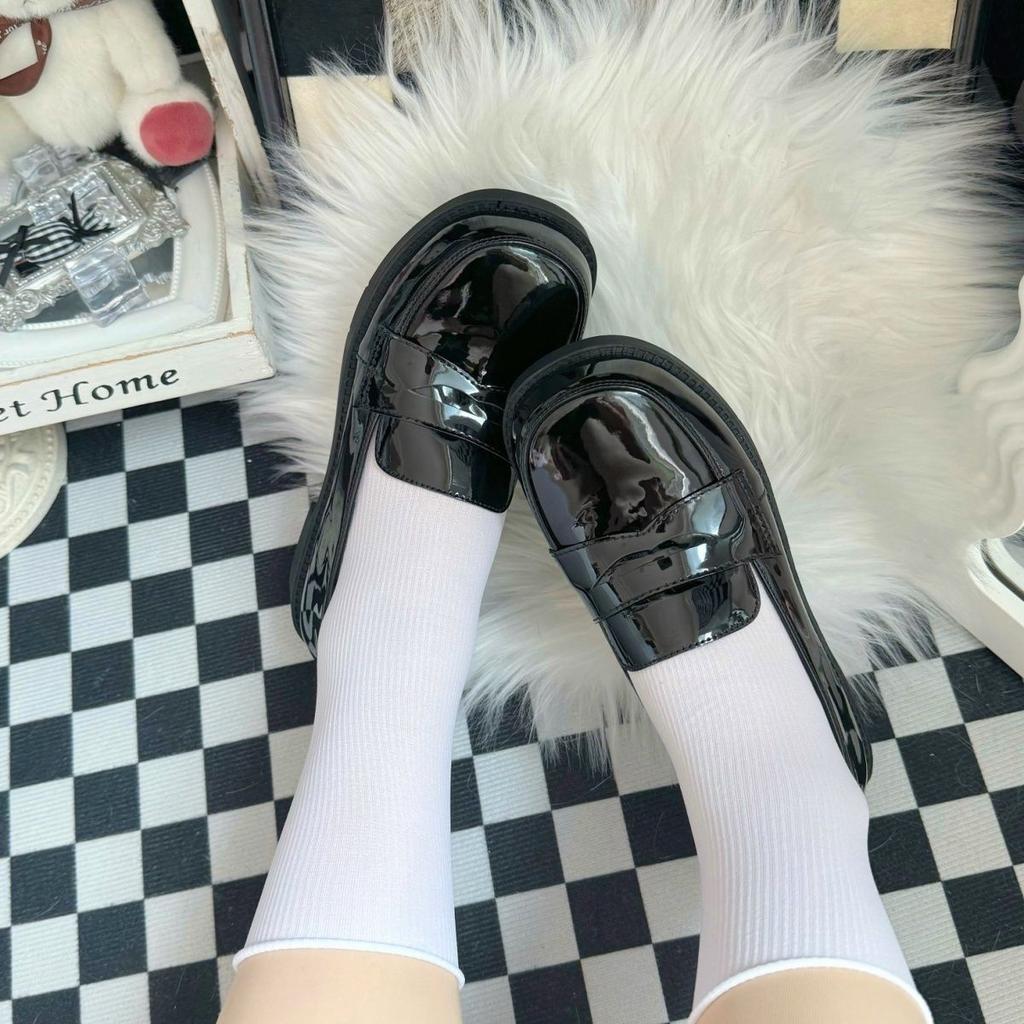 Original Girls college JK shoes 2025 Round Toe Glossy black uniform shoes Low Heels Women's Patten Leather Flats Cosplay Loafers