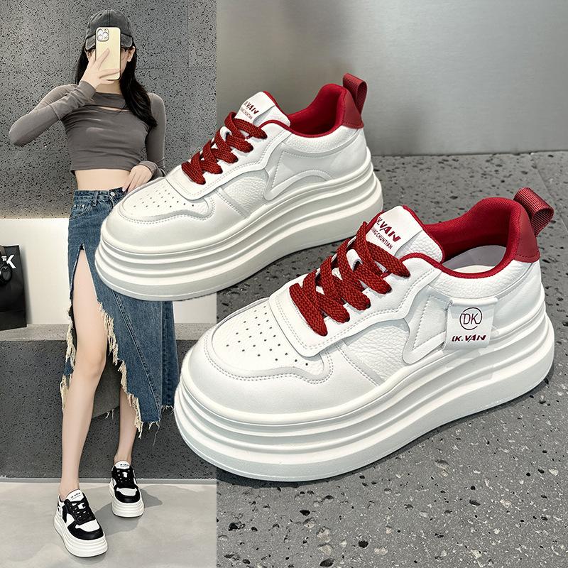 Women's 2026 Spring and Autumn New Lightweight Platform Fashion Comfortable Versatile Casual Board Shoes