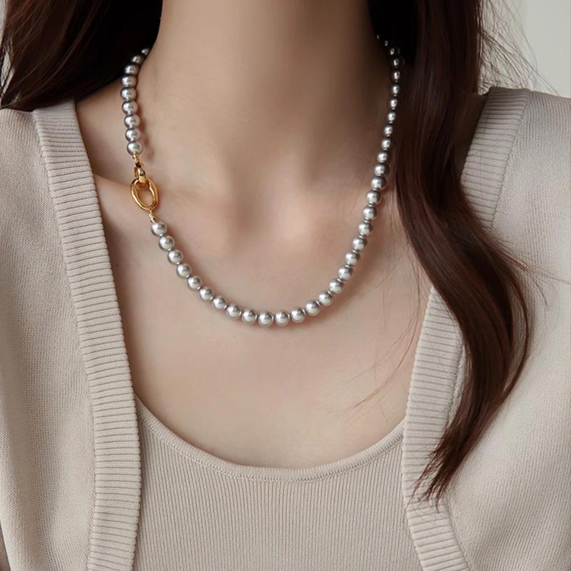 Niche Korean-Style Pearl Choker Necklace: Strong Luster Imitation Pearls for Women