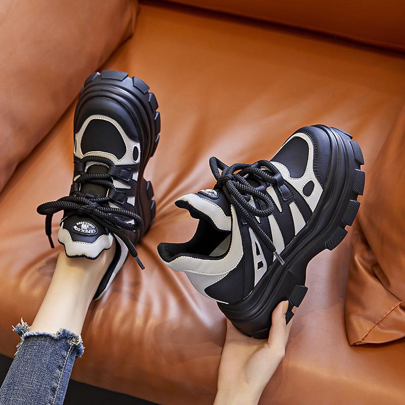 High-top shoes increase in height in autumn and winter, new thick-soled casual sports shoes, small ins trendy shoes