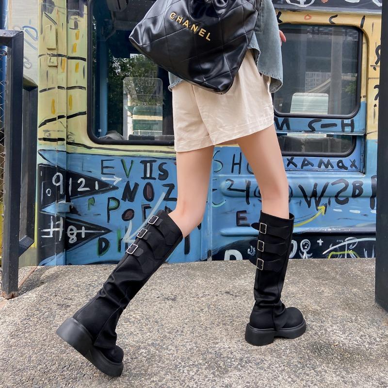 Pants, boots are wrinkled, but knee boots, thick-soled boots, women's tall boots are piled up, and the thick soles of the long boots are increased