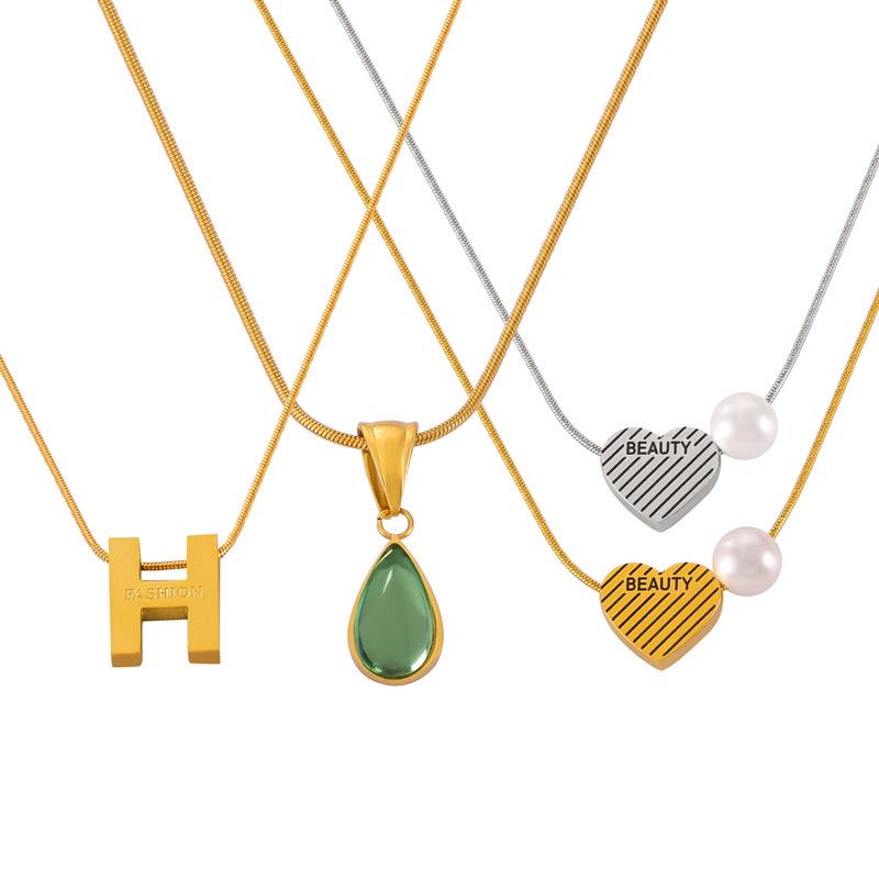 French Retro Heart Teardrop Glass Pendant Gold-Plated Necklace