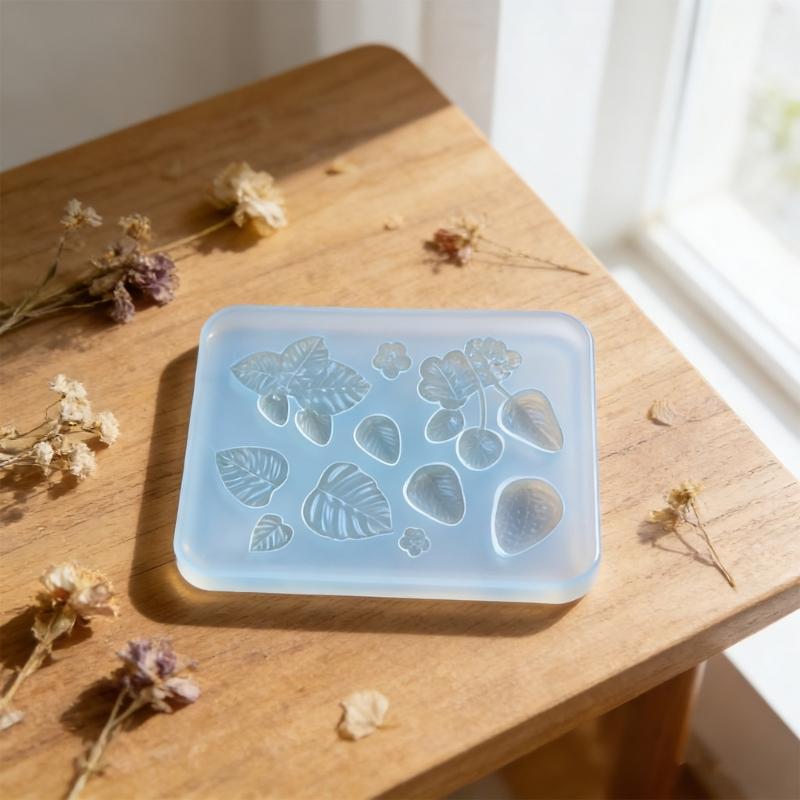 Flexible und robuste Silikon-Erdbeer-Silikonform für handgefertigten Schmuck und Kunstprojekte
